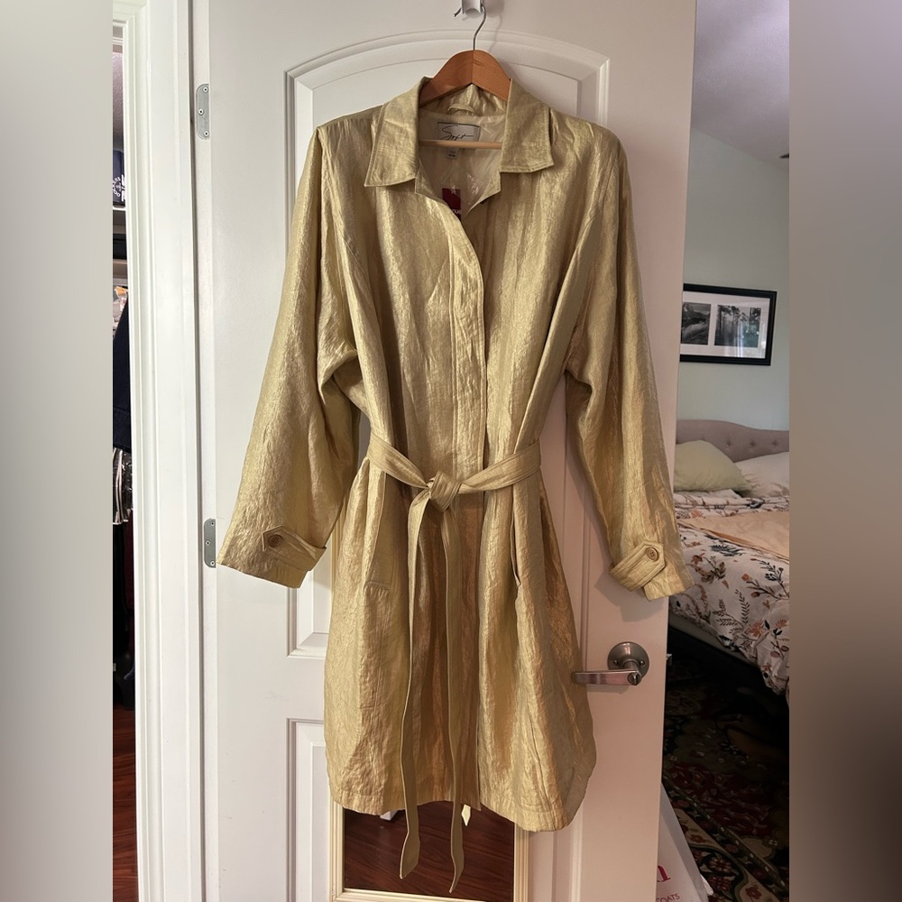 Soft by Avenue - Shimmery Gold Evening Jacket. Size 3-4X. NWT